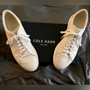 Cole Han,unisex designed classic sneaker. Men’s sz 8.5M, Women’s sz 10.5